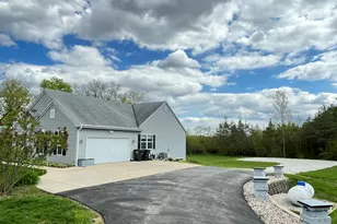 10155 W Oakwood Rd, Franklin, WI 53132 - Photo 31