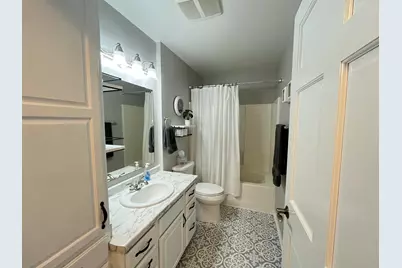 10155 W Oakwood Rd, Franklin, WI 53132 - Photo 17