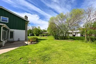 6093 Thornapple Dr, Greendale, WI 53129 - Photo 31