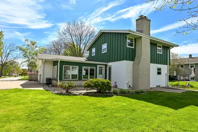 6093  Thornapple Dr, Greendale, WI 53129 - Photo 33