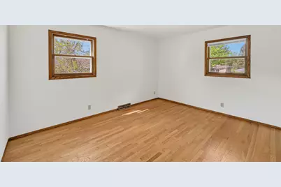 6093  Thornapple Dr, Greendale, WI 53129 - Photo 23