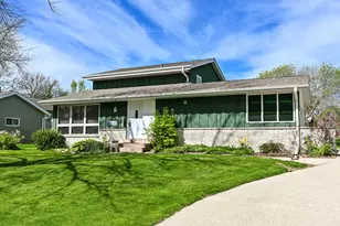 6093 Thornapple Dr, Greendale, WI 53129 - Photo 35