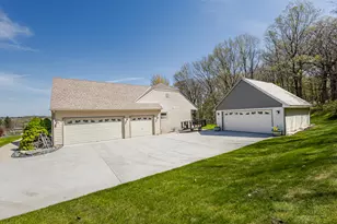 20805 W Windsor Dr, New Berlin, WI 53146 - Photo 73