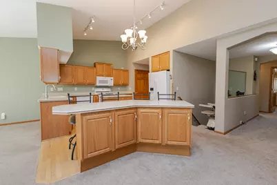 20805 W Windsor Dr, New Berlin, WI 53146 - Photo 19