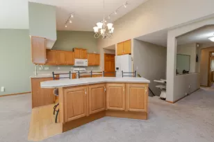 20805 W Windsor Dr, New Berlin, WI 53146 - Photo 19