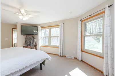 20805 W Windsor Dr, New Berlin, WI 53146 - Photo 27