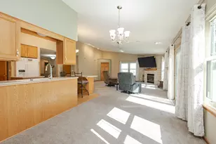 20805 W Windsor Dr, New Berlin, WI 53146 - Photo 17