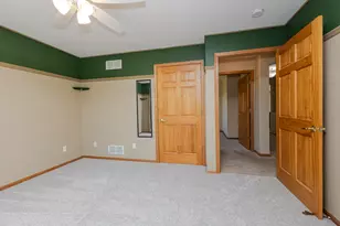 20805 W Windsor Dr, New Berlin, WI 53146 - Photo 37