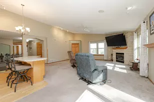 20805 W Windsor Dr, New Berlin, WI 53146 - Photo 13