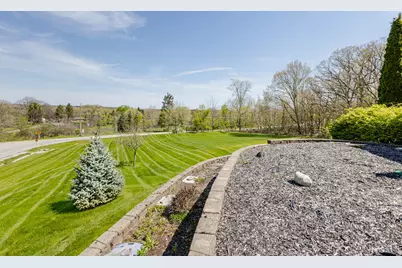 20805 W Windsor Dr, New Berlin, WI 53146 - Photo 75