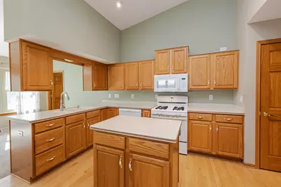 20805 W Windsor Dr, New Berlin, WI 53146 - Photo 21