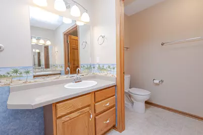 20805 W Windsor Dr, New Berlin, WI 53146 - Photo 31