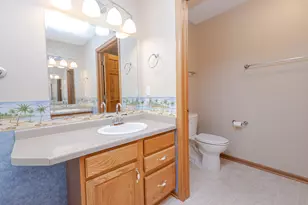 20805 W Windsor Dr, New Berlin, WI 53146 - Photo 31
