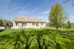 20805 W Windsor Dr, New Berlin, WI 53146 - Photo 67