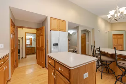 20805 W Windsor Dr, New Berlin, WI 53146 - Photo 23