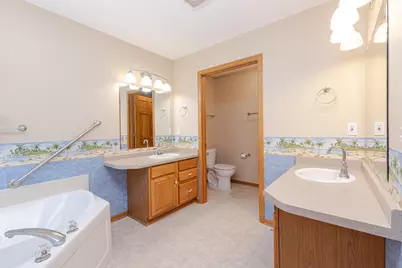 20805 W Windsor Dr, New Berlin, WI 53146 - Photo 29