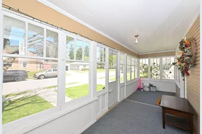 121 W Washington Ave, Hartford, WI 53027 - Photo 3