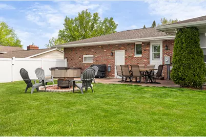2611  Greenwood Dr, La Crosse, WI 54601 - Photo 21