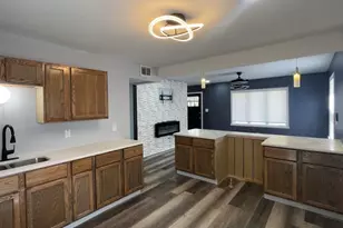 5277 N 51st Blvd, Milwaukee, WI 53218 - Photo 11