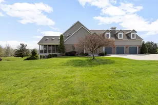7636 Fairway Ln, Farmington, WI 53090 - Photo 3