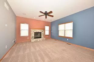 505 Acacia Dr, Saukville, WI 53024 - Photo 9
