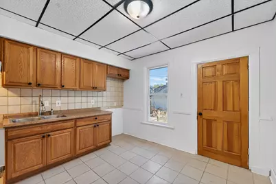 2010  16th St, Racine, WI 53403 - Photo 9