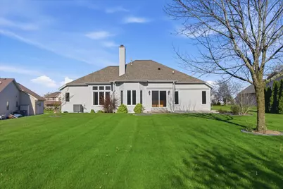 437  Emerald Hills Dr, Fredonia, WI 53021 - Photo 3