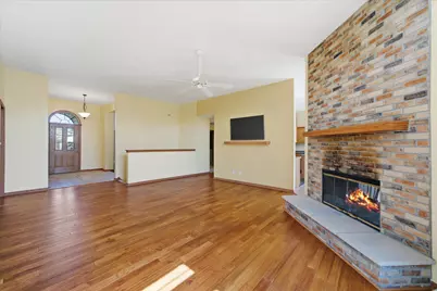 437  Emerald Hills Dr, Fredonia, WI 53021 - Photo 9