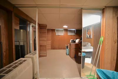 6301 N Joyce Ave, Milwaukee, WI 53225 - Photo 11