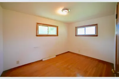 6301 N Joyce Ave, Milwaukee, WI 53225 - Photo 7