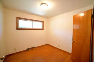 6301 N Joyce Ave, Milwaukee, WI 53225 - Photo 9