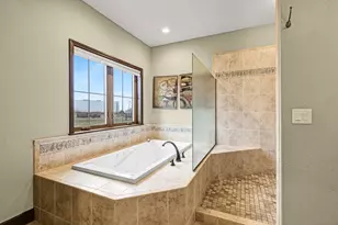 4722 W Oakwood Rd, Franklin, WI 53132 - Photo 17