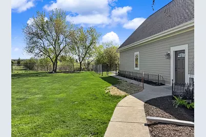 4722 W Oakwood Rd, Franklin, WI 53132 - Photo 41