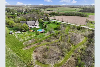 4722 W Oakwood Rd, Franklin, WI 53132 - Photo 45