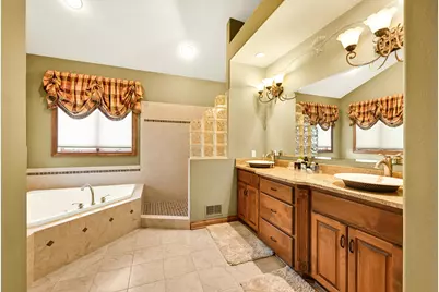 N52W21298  Golfview Ct, Menomonee Falls, WI 53051 - Photo 23