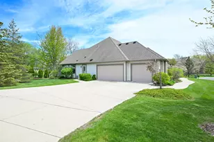 N52W21298 Golfview Ct, Menomonee Falls, WI 53051 - Photo 43