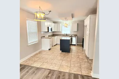 2609  Bate St, Racine, WI 53403 - Photo 3