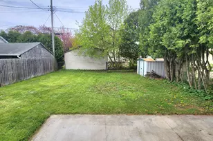 2609 Bate St, Racine, WI 53403 - Photo 13