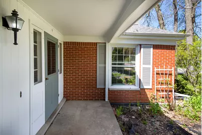 127 E Fox Dale Rd, Glendale, WI 53217 - Photo 9