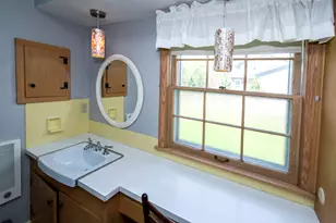 127 E Fox Dale Rd, Glendale, WI 53217 - Photo 57