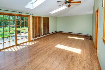 127 E Fox Dale Rd, Glendale, WI 53217 - Photo 15