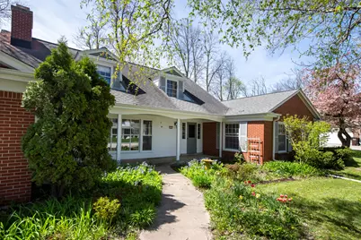 127 E Fox Dale Rd, Glendale, WI 53217 - Photo 3
