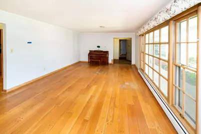 127 E Fox Dale Rd, Glendale, WI 53217 - Photo 13