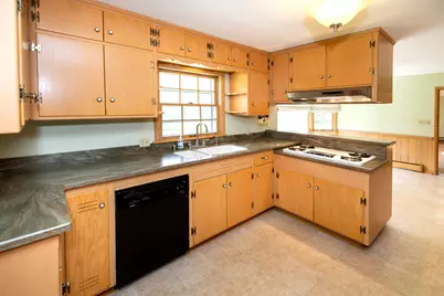 127 E Fox Dale Rd, Glendale, WI 53217 - Photo 23