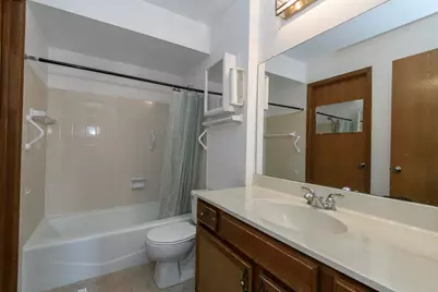 4655 S Woodland Dr, Greenfield, WI 53220 - Photo 13