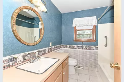 W168N8492  Jacobson Dr, Menomonee Falls, WI 53051 - Photo 23