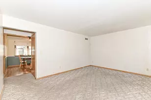 W168N8492 Jacobson Dr, Menomonee Falls, WI 53051 - Photo 9