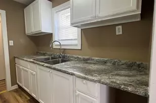 614 11th St, Racine, WI 53403 - Photo 9