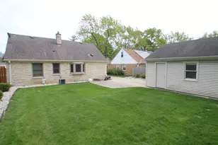 2345 N 103rd St, Wauwatosa, WI 53226 - Photo 15