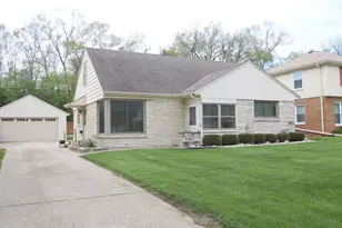 2345 N 103rd St, Wauwatosa, WI 53226 - Photo 1